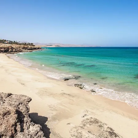 アパート Near The With Huge Terrace, Parking And Wifi *