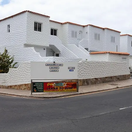 Near The With Huge Terrace, Parking And Wifi Apartamento