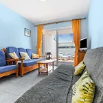 Near The With Huge Terrace, Parking And Wifi Apartamento *