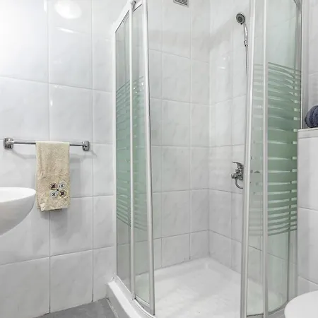 Near The With Huge Terrace, Parking And Wifi Apartmán *