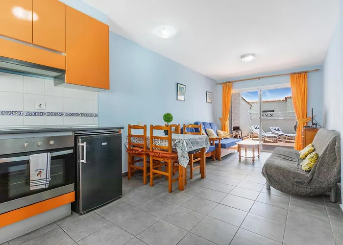 Near The With Huge Terrace, Parking And Wifi Apartman *