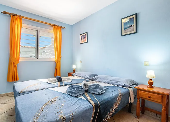 Near The With Huge Terrace, Parking And Wifi * 科斯塔卡玛