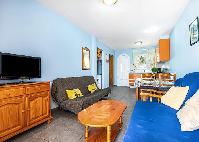 Near The With Huge Terrace, Parking And Wifi 科斯塔卡玛