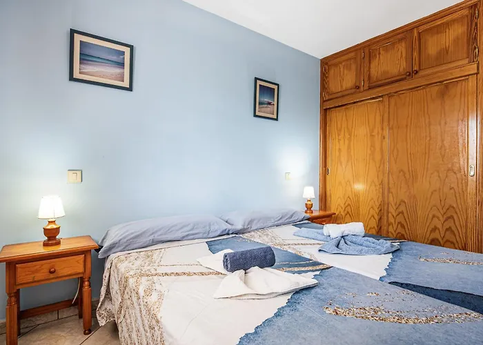 Apartman Near The With Huge Terrace, Parking And Wifi *