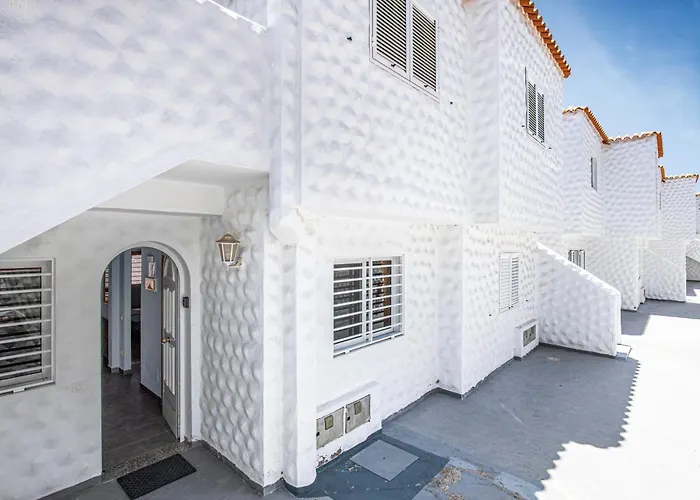 Near The With Huge Terrace, Parking And Wifi